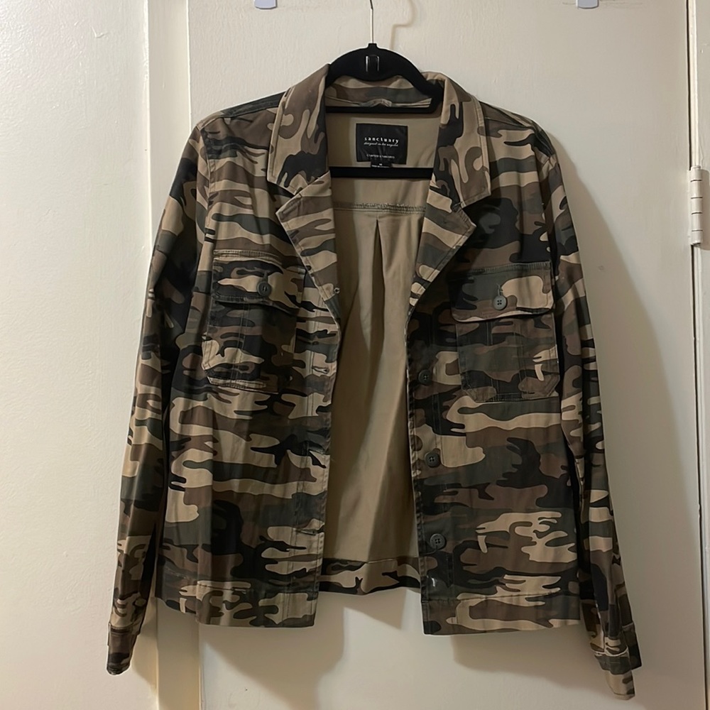 Camo Jacket. Size M